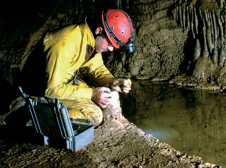 pelican-watertight-rugged-outdoor-case[1]