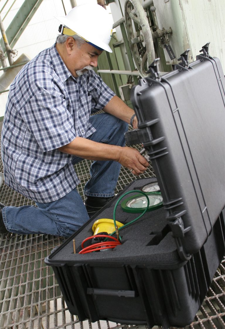 pelican-1630-hard-rugged-rolling-cases[1]