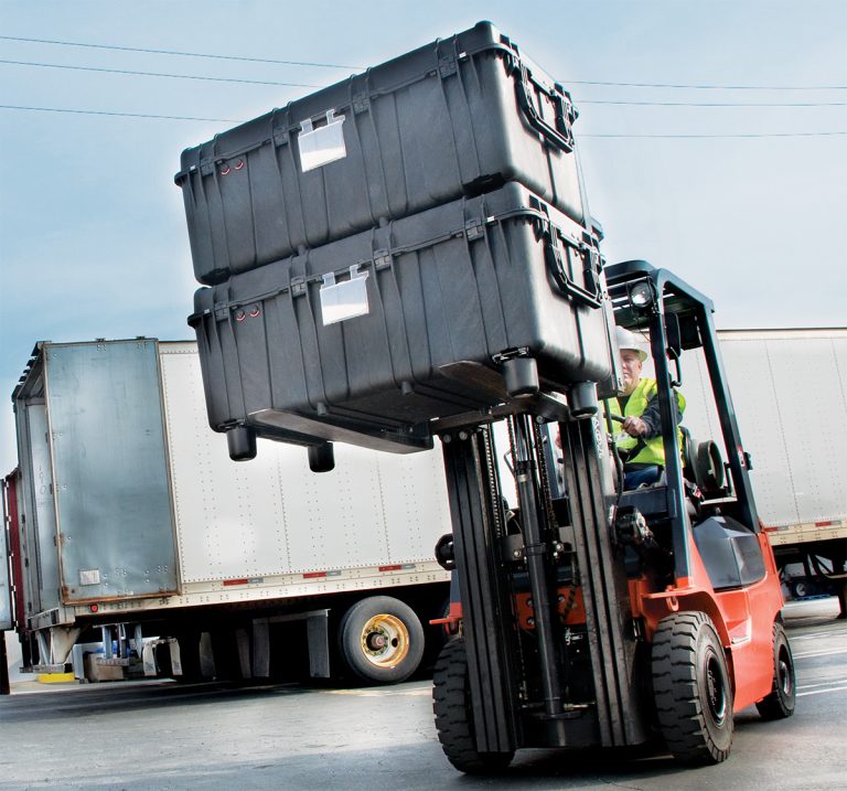 pelican-forklift-pallet-0550-hard-transport-case[1]