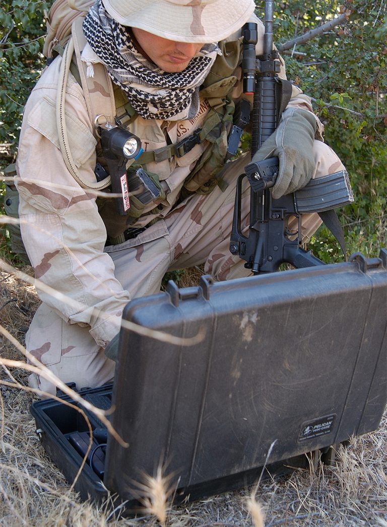 pelican-hard-military-laptop-strong-case1