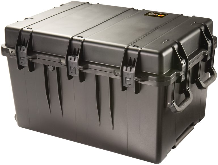 pelican-hard-plastic-shipping-flight-case[1]