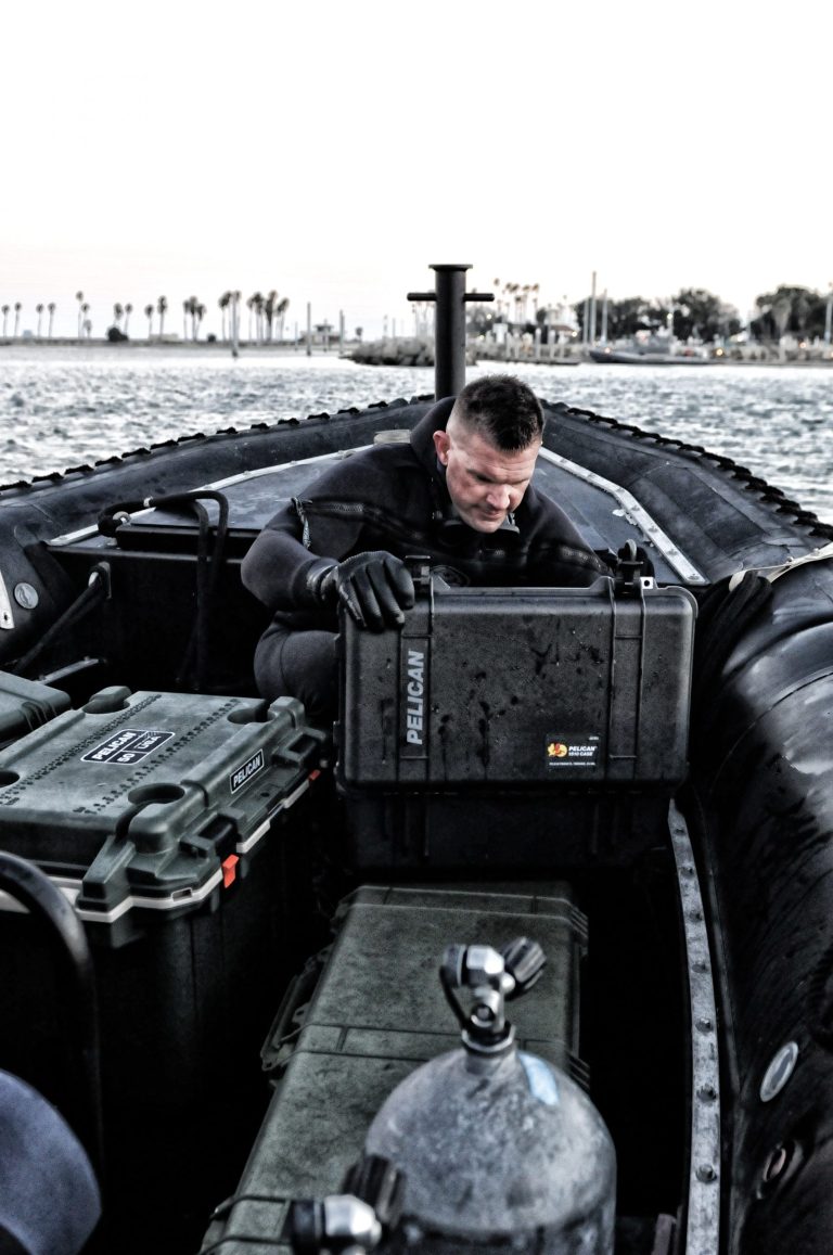 pelican-police-image-1510-case-30qt-cooler-01[1]