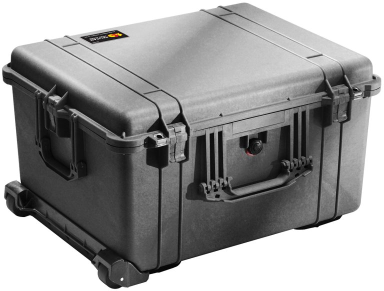 pelican-rolling-camera-lens-protection-case[1]