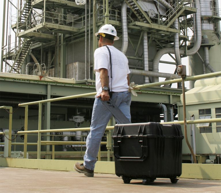 pelican-rolling-industrial-equipment-hard-case[1]