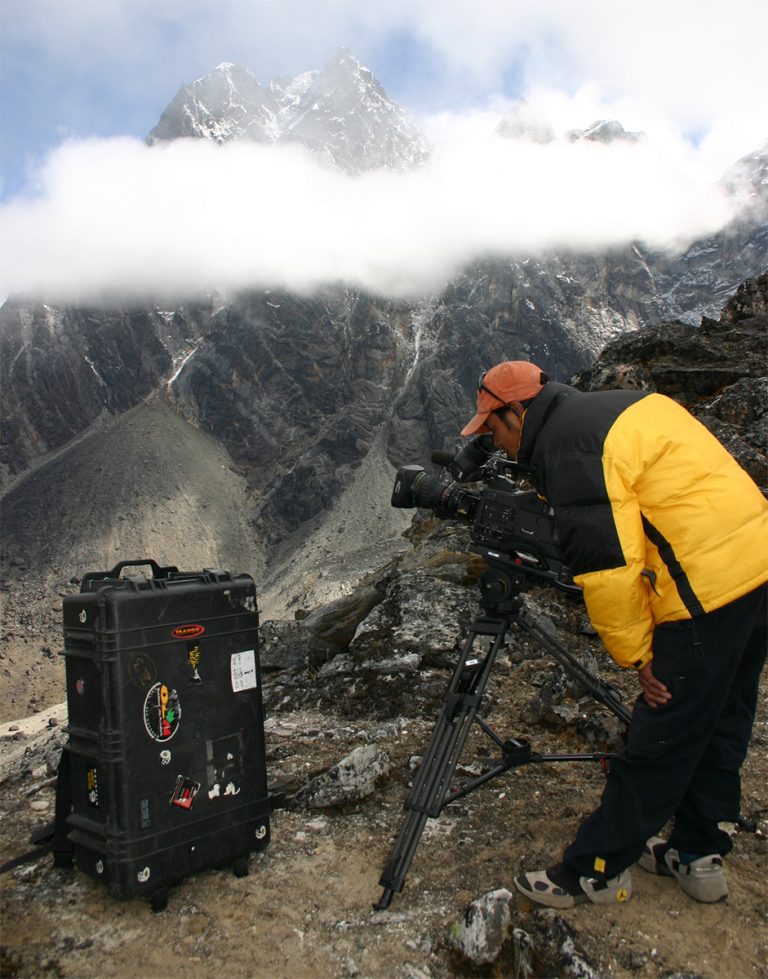 pelican-rolling-photographer-camera-case[1]