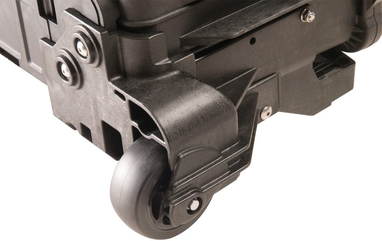 pelican-rugged-wheel-strong-hard-travel-case[1]