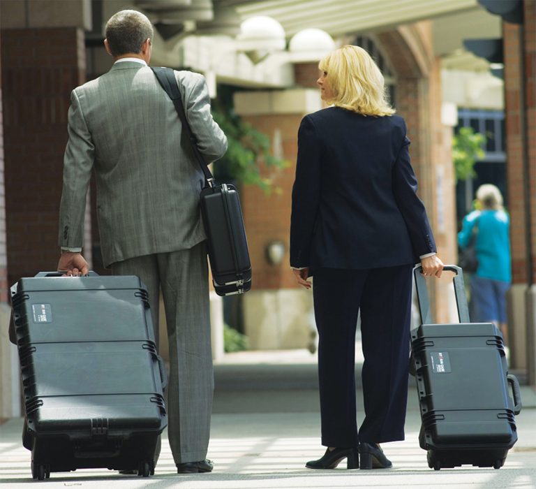 pelican-storm-rolling-travel-hard-suit-case[1]