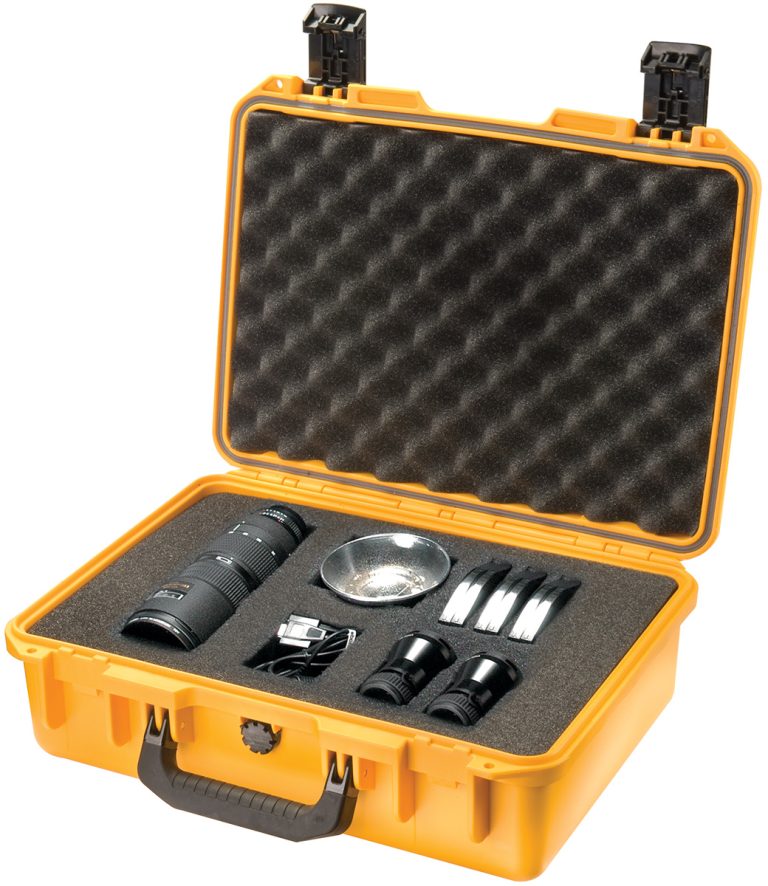 pelican-waterproof-hard-camera-storm-case[1]