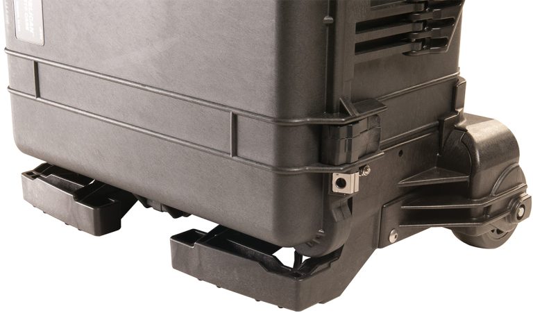 pelican-wheeled-rugged-outdoor-camera-case[1]