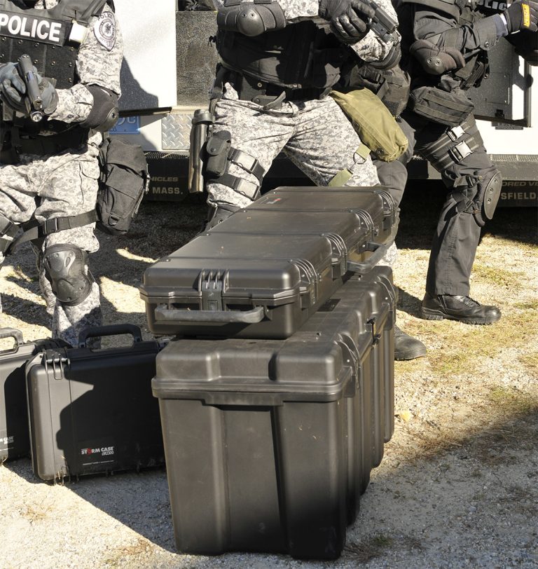pelican-hardigg-police-swat-rifle-hard-case[1]
