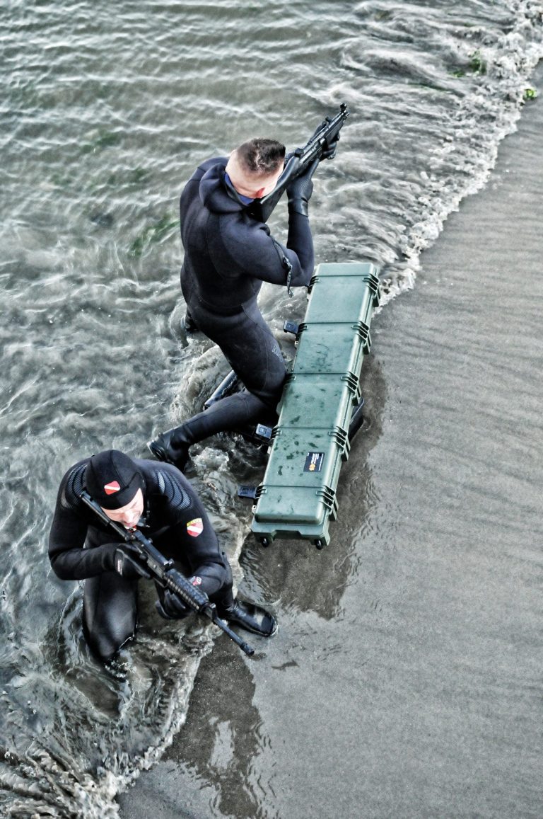 pelican-military-images-storm-case-im2410-02[1]