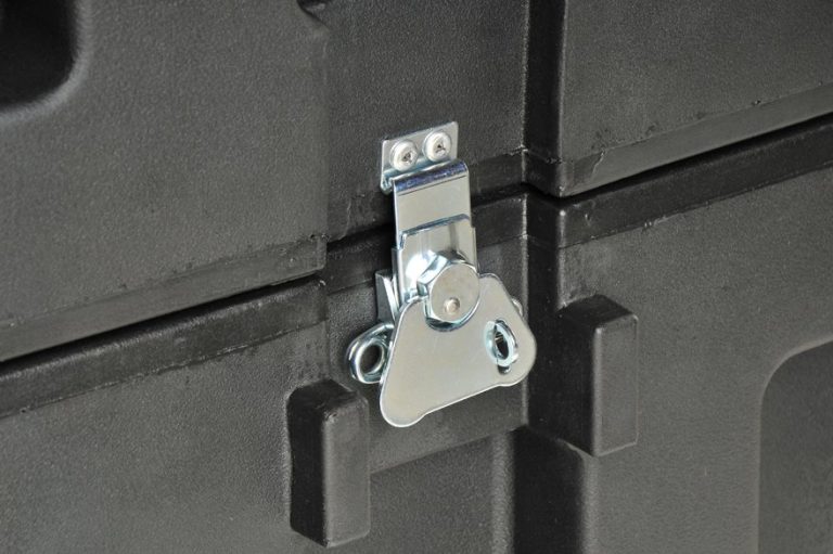 CC32373SK-locking-latch
