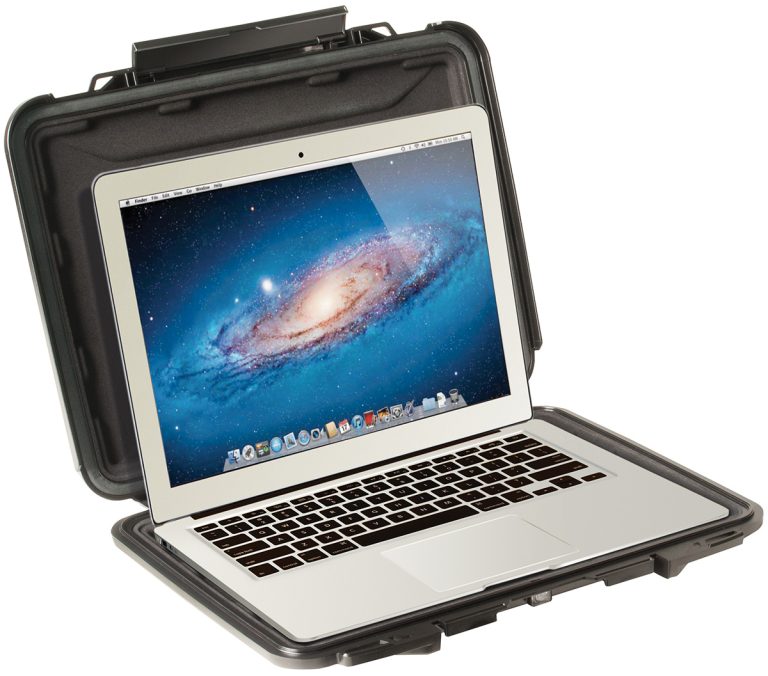 pelican-hard-macbook-air-laptop-protective-case[1]