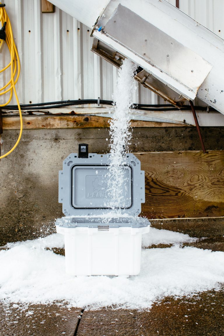 pelican-products-30qt-cooler-01[1]