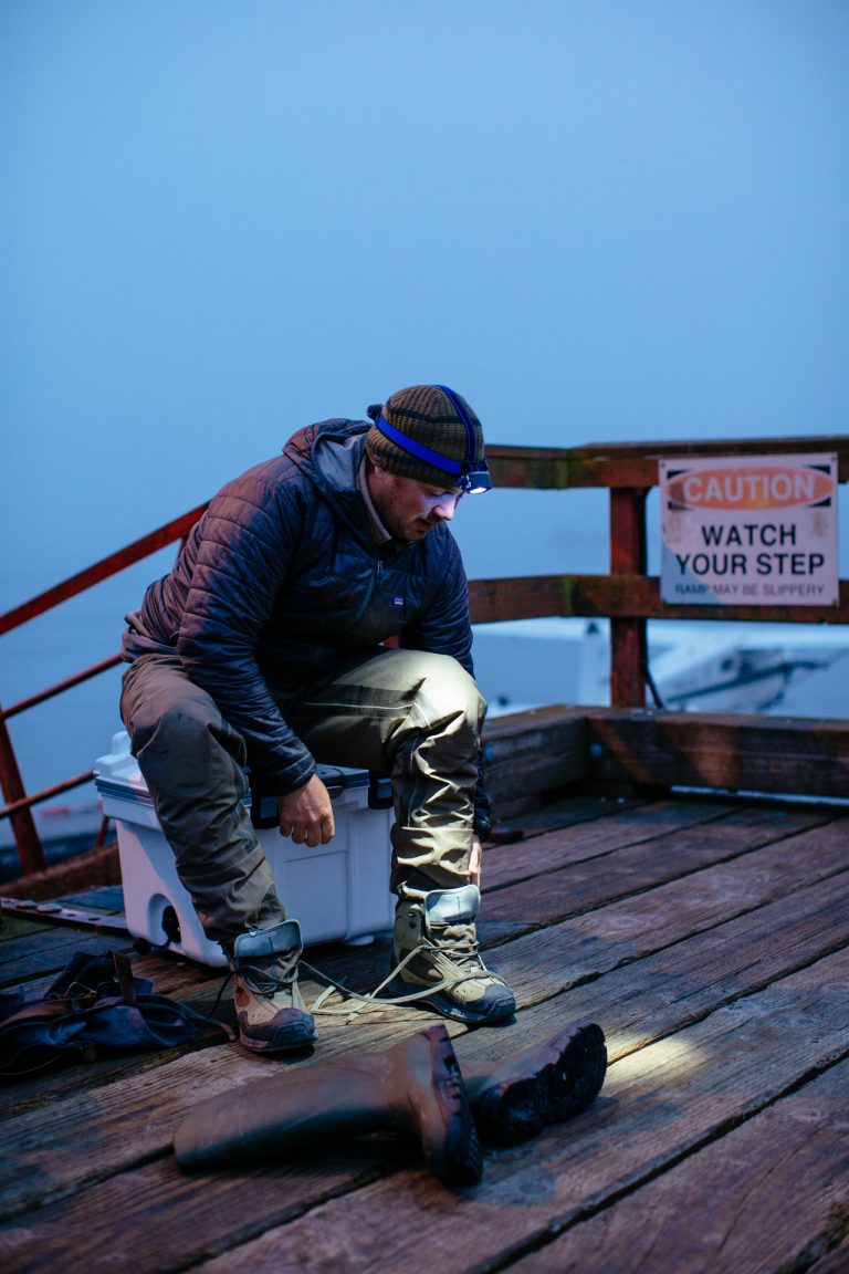 pelican-products-30qt-cooler-headlamp-01[1]