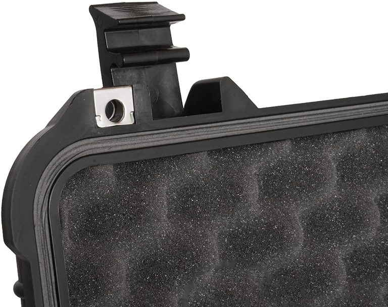 cz-scorpion-case-tsa-approved-latches