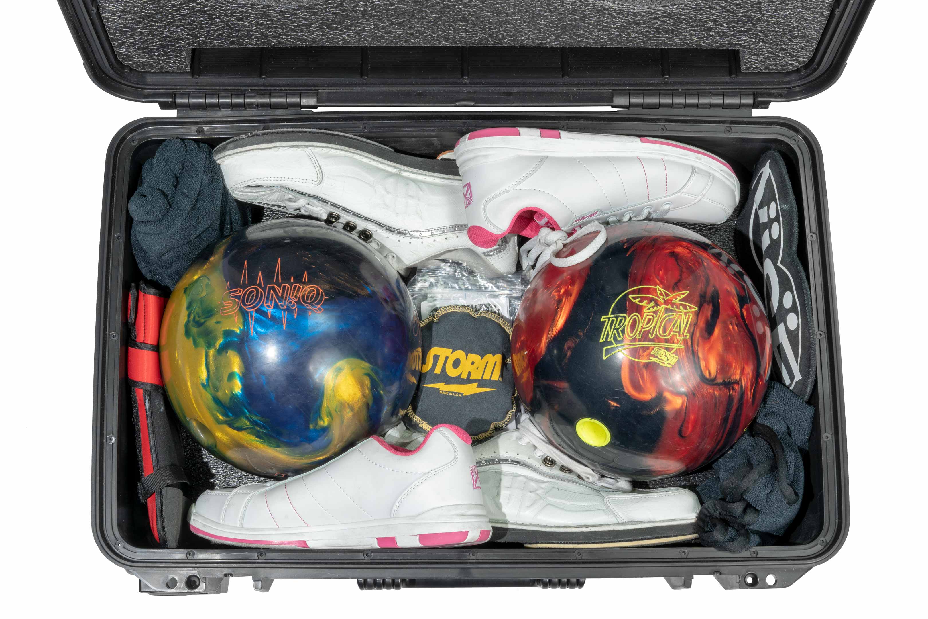 thumbnail image 2 of Used Bowling Bags For Sale BALIKEN Single Bowling Ball Bag - Holds One Ball & Shoes Up To Men's Size 13 (Red) Single Bowling Bag With Shoe Compartment 2 of 14