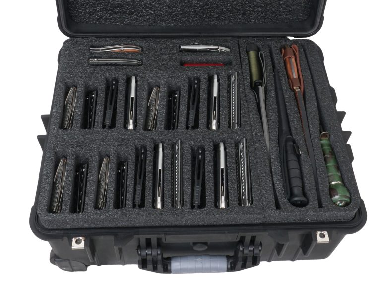 147-FOLDING-KNIVES-TOP-DOWN-1